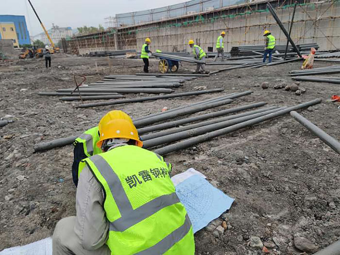 凌源螺栓球网架结构